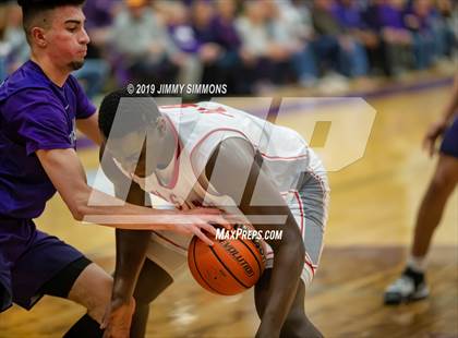 Thumbnail 3 in Collinsville vs. Mundelein (Prairie Farms Holiday Classic Championship) photogallery.