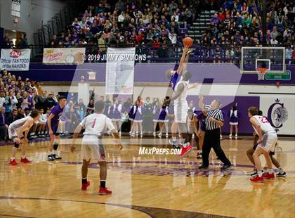 Thumbnail 1 in Collinsville vs. Mundelein (Prairie Farms Holiday Classic Championship) photogallery.