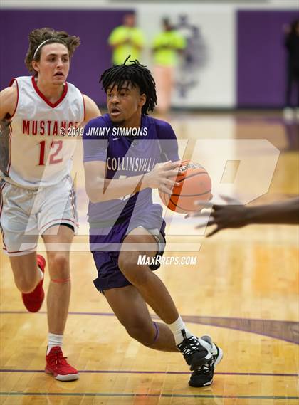 Thumbnail 1 in Collinsville vs. Mundelein (Prairie Farms Holiday Classic Championship) photogallery.