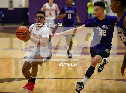 Thumbnail 3 in Collinsville vs. Mundelein (Prairie Farms Holiday Classic Championship) photogallery.