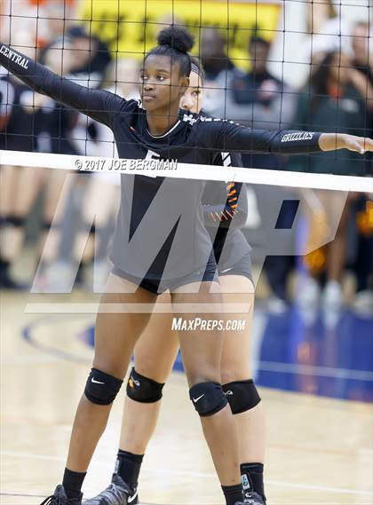 Thumbnail 1 in Central vs. Buchanan (CIF CS D1 Final) photogallery.