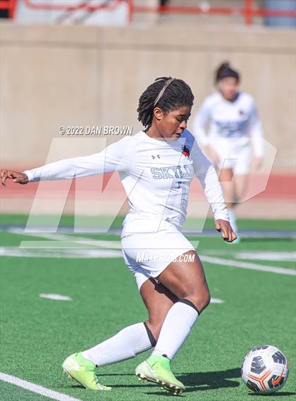 Thumbnail 2 in Skyline vs Duncanville (Duncanville Classic) photogallery.