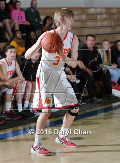 Thumbnail 3 in Green Valley vs Palm Desert (MaxPreps Holiday Classic) photogallery.