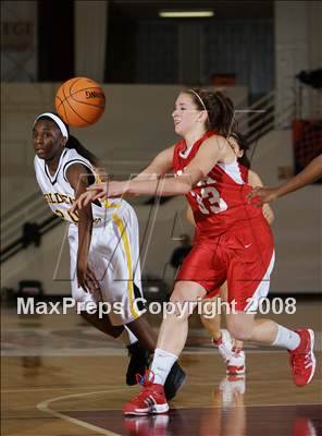 Thumbnail 3 in Central High vs Norwich Free Academy (Spalding Hoophall Classic) photogallery.