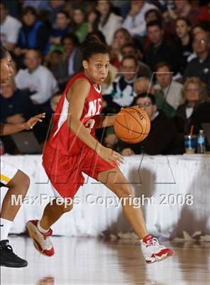 Thumbnail 3 in Central High vs Norwich Free Academy (Spalding Hoophall Classic) photogallery.