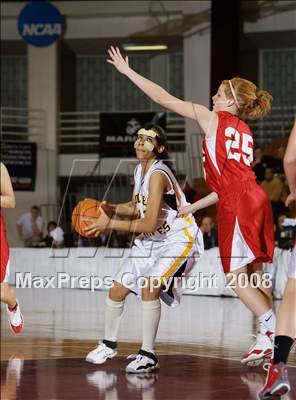 Thumbnail 2 in Central High vs Norwich Free Academy (Spalding Hoophall Classic) photogallery.