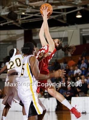 Thumbnail 2 in Central High vs Norwich Free Academy (Spalding Hoophall Classic) photogallery.