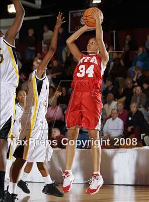 Thumbnail 1 in Central High vs Norwich Free Academy (Spalding Hoophall Classic) photogallery.