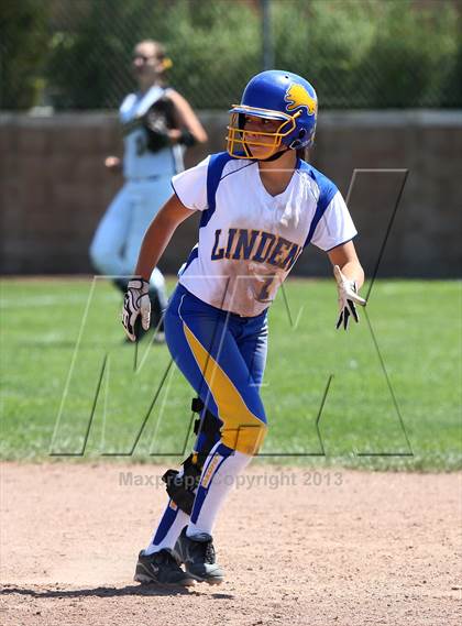 Thumbnail 3 in Linden vs. Hughson (CIF SJS D5 Final) photogallery.