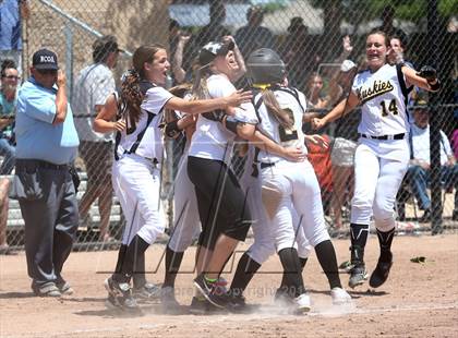 Thumbnail 3 in Linden vs. Hughson (CIF SJS D5 Final) photogallery.