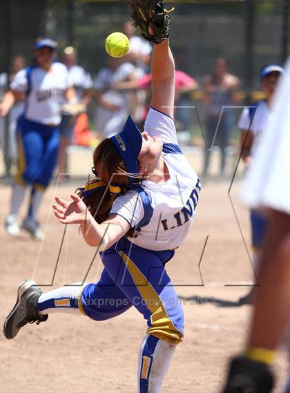 Thumbnail 1 in Linden vs. Hughson (CIF SJS D5 Final) photogallery.