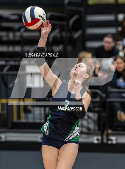 Thumbnail 2 in Syracuse vs. Westlake (UHSAA 6A Second Round) photogallery.
