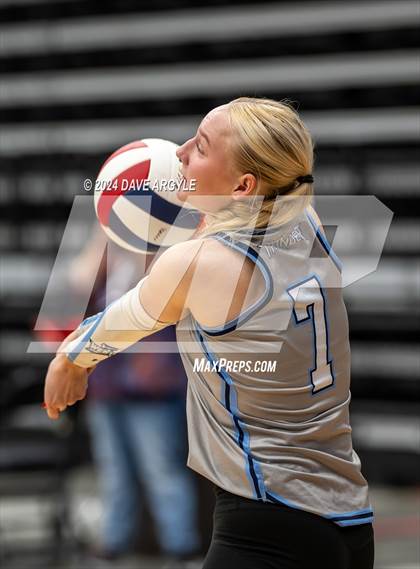 Thumbnail 3 in Syracuse vs. Westlake (UHSAA 6A Second Round) photogallery.