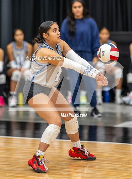 Thumbnail 1 in Syracuse vs. Westlake (UHSAA 6A Second Round) photogallery.