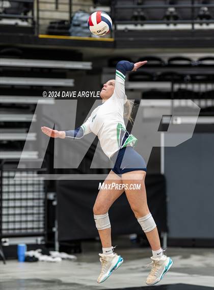 Thumbnail 3 in Syracuse vs. Westlake (UHSAA 6A Second Round) photogallery.