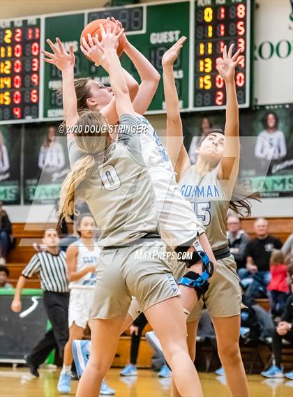 Thumbnail 2 in Bishop Gorman vs. Clovis North (MLK Showcase) photogallery.