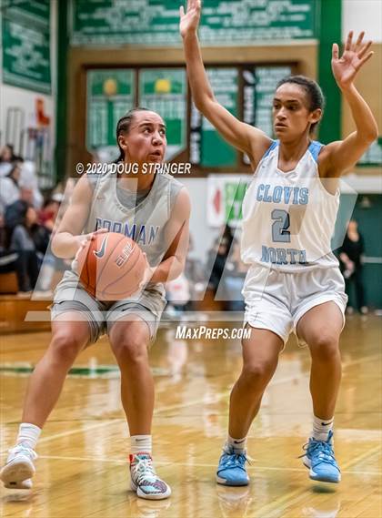 Thumbnail 2 in Bishop Gorman vs. Clovis North (MLK Showcase) photogallery.