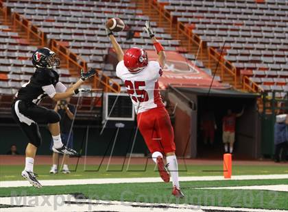 Thumbnail 2 in Lahainaluna vs. 'Iolani (HHSAA D2 Final) photogallery.