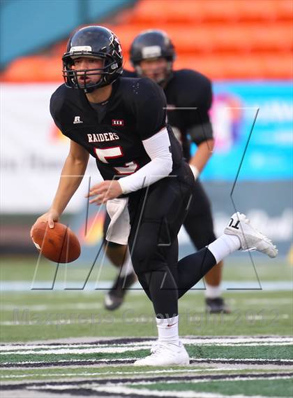 Thumbnail 1 in Lahainaluna vs. 'Iolani (HHSAA D2 Final) photogallery.