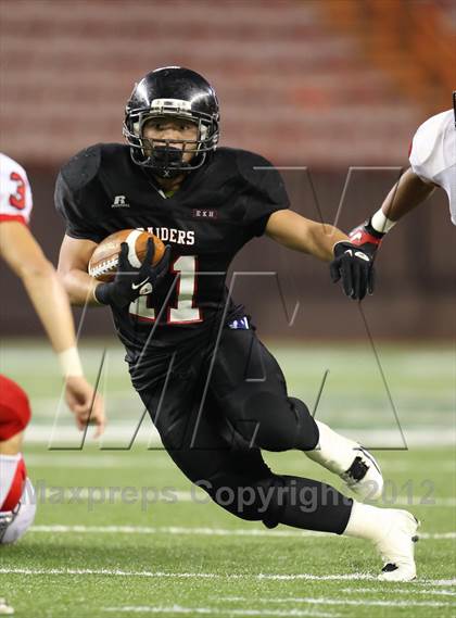 Thumbnail 3 in Lahainaluna vs. 'Iolani (HHSAA D2 Final) photogallery.