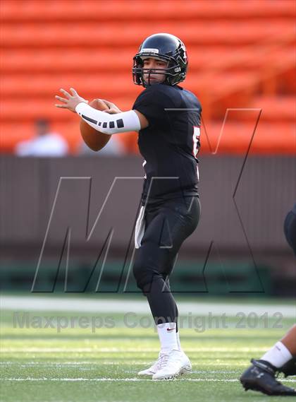 Thumbnail 1 in Lahainaluna vs. 'Iolani (HHSAA D2 Final) photogallery.