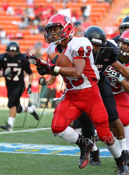 Thumbnail 3 in Lahainaluna vs. 'Iolani (HHSAA D2 Final) photogallery.