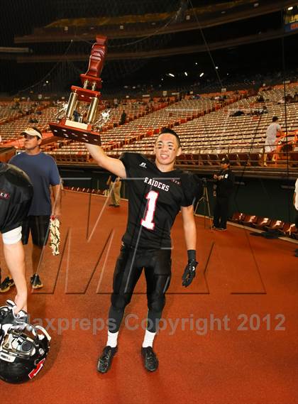 Thumbnail 2 in Lahainaluna vs. 'Iolani (HHSAA D2 Final) photogallery.