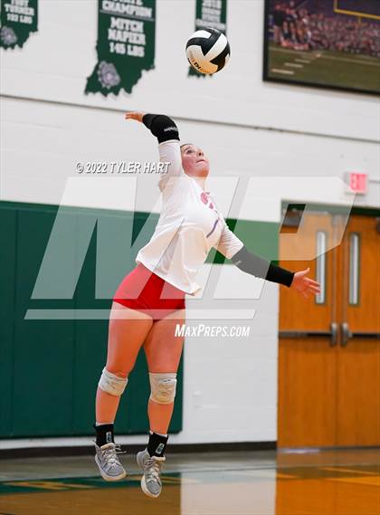 Thumbnail 1 in Western Boone vs. Northview (IHSAA 3A Regional Semi Final) photogallery.