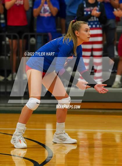 Thumbnail 2 in Western Boone vs. Northview (IHSAA 3A Regional Semi Final) photogallery.