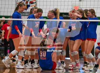 Thumbnail 2 in Western Boone vs. Northview (IHSAA 3A Regional Semi Final) photogallery.