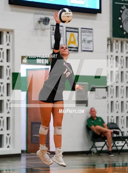 Thumbnail 2 in Western Boone vs. Northview (IHSAA 3A Regional Semi Final) photogallery.