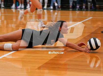 Thumbnail 2 in Western Boone vs. Northview (IHSAA 3A Regional Semi Final) photogallery.