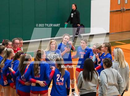 Thumbnail 2 in Western Boone vs. Northview (IHSAA 3A Regional Semi Final) photogallery.