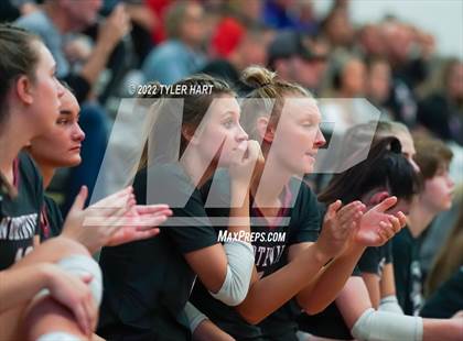 Thumbnail 1 in Western Boone vs. Northview (IHSAA 3A Regional Semi Final) photogallery.