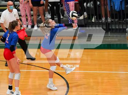 Thumbnail 1 in Western Boone vs. Northview (IHSAA 3A Regional Semi Final) photogallery.