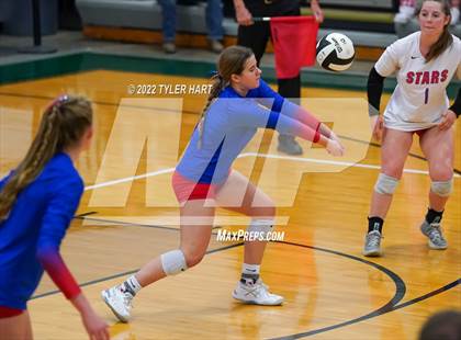 Thumbnail 3 in Western Boone vs. Northview (IHSAA 3A Regional Semi Final) photogallery.