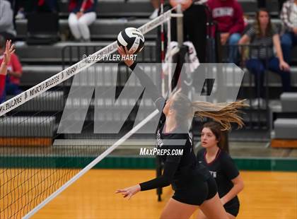 Thumbnail 2 in Western Boone vs. Northview (IHSAA 3A Regional Semi Final) photogallery.