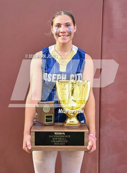 Thumbnail 2 in St. David vs. Joseph City (AIA 1A Final - Awards) photogallery.