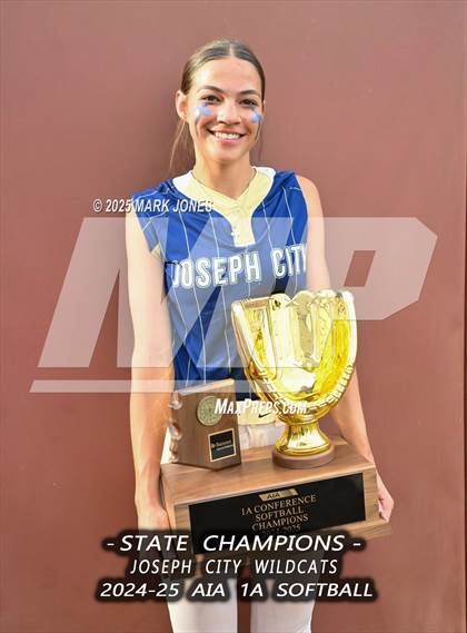 Thumbnail 3 in St. David vs. Joseph City (AIA 1A Final - Awards) photogallery.
