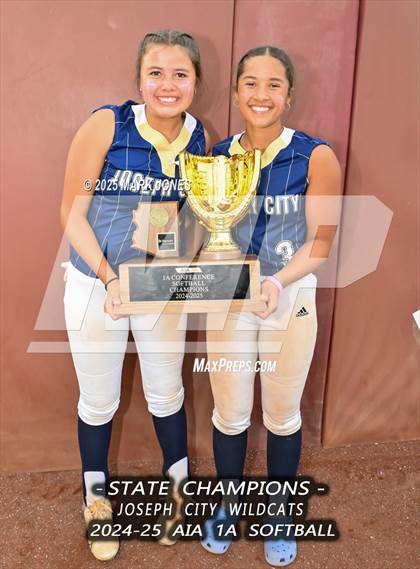 Thumbnail 1 in St. David vs. Joseph City (AIA 1A Final - Awards) photogallery.