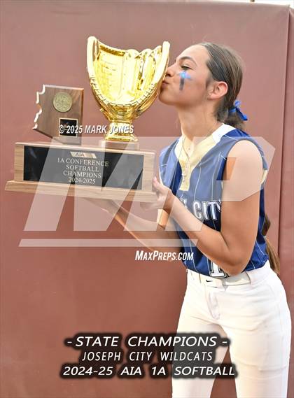 Thumbnail 1 in St. David vs. Joseph City (AIA 1A Final - Awards) photogallery.
