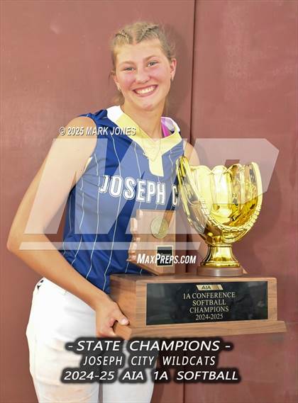 Thumbnail 2 in St. David vs. Joseph City (AIA 1A Final - Awards) photogallery.