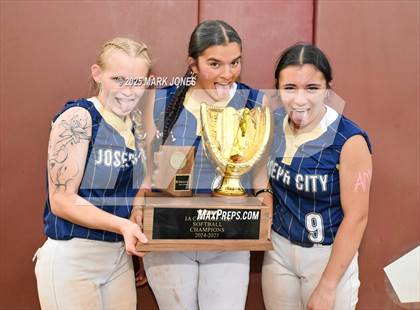 Thumbnail 1 in St. David vs. Joseph City (AIA 1A Final - Awards) photogallery.
