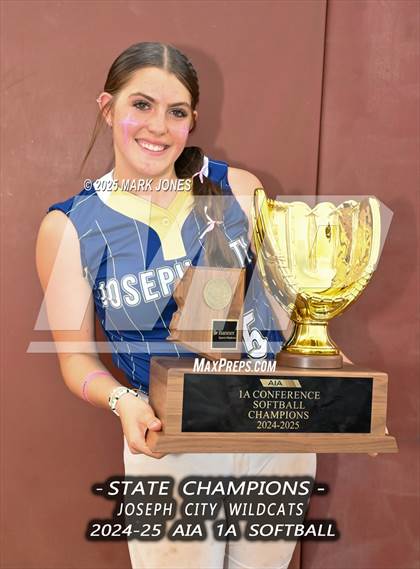 Thumbnail 3 in St. David vs. Joseph City (AIA 1A Final - Awards) photogallery.
