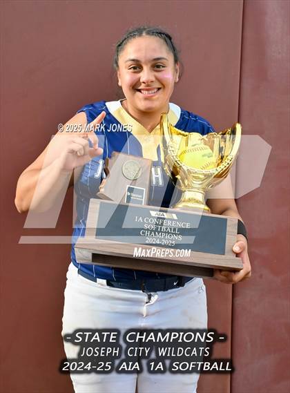 Thumbnail 1 in St. David vs. Joseph City (AIA 1A Final - Awards) photogallery.
