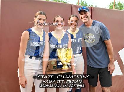 Thumbnail 3 in St. David vs. Joseph City (AIA 1A Final - Awards) photogallery.