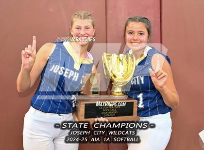Thumbnail 2 in St. David vs. Joseph City (AIA 1A Final - Awards) photogallery.
