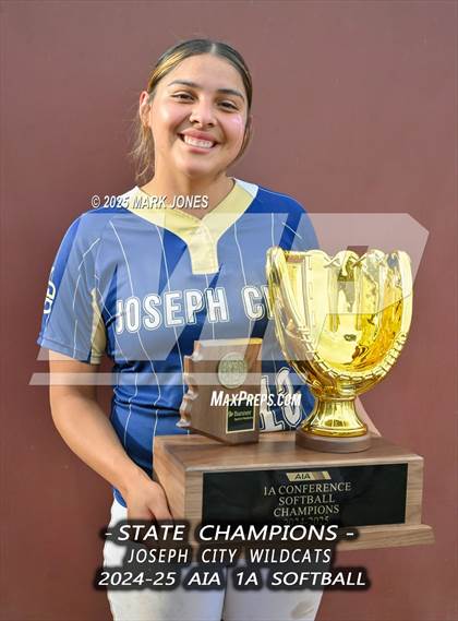 Thumbnail 3 in St. David vs. Joseph City (AIA 1A Final - Awards) photogallery.