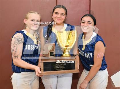 Thumbnail 2 in St. David vs. Joseph City (AIA 1A Final - Awards) photogallery.