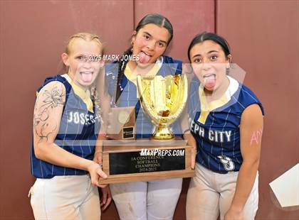 Thumbnail 3 in St. David vs. Joseph City (AIA 1A Final - Awards) photogallery.